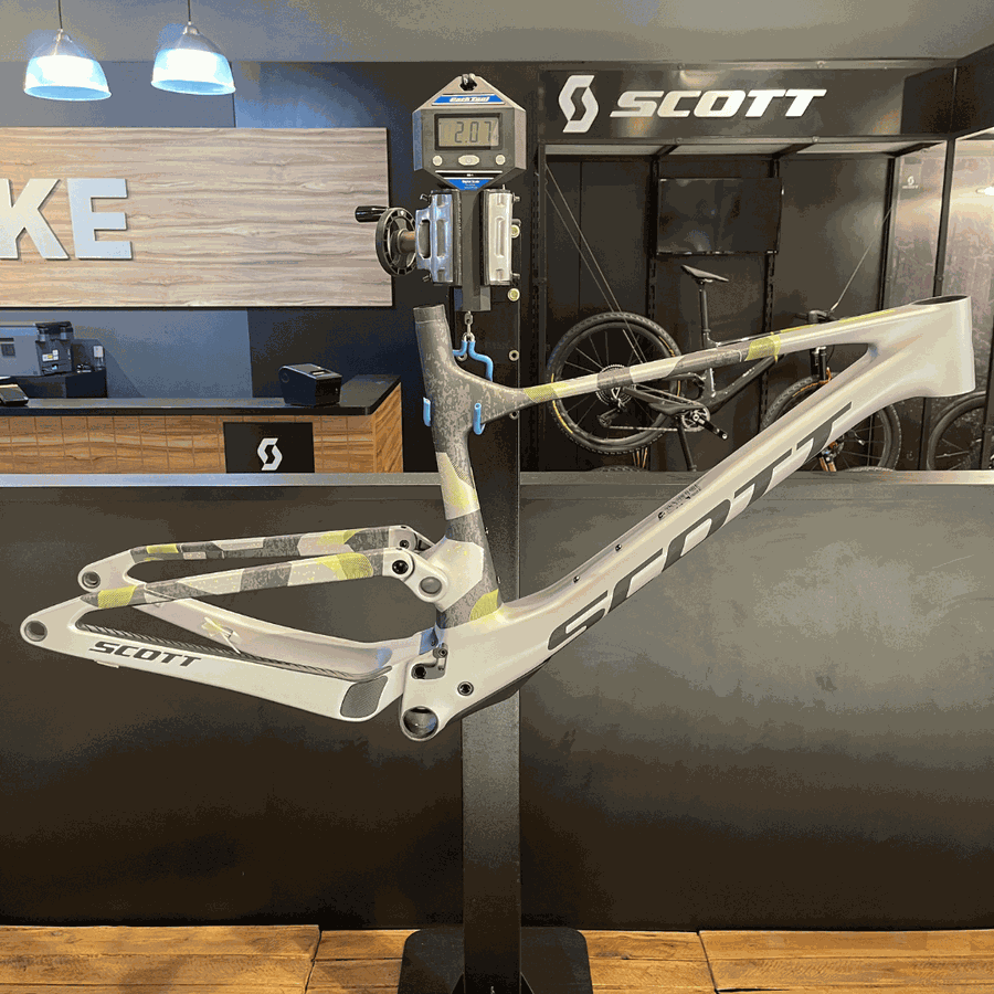 Quadro SCOTT Spark RC WC HMX Flight Attendant em Carbono cinza camuflado
