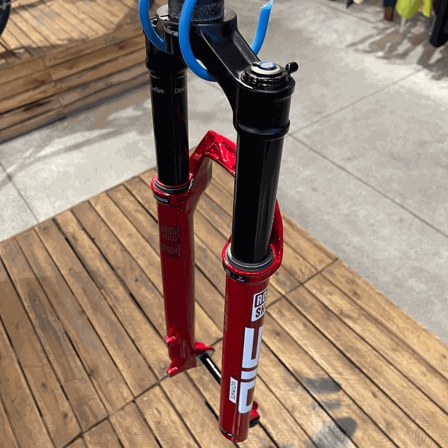 Garfo de Suspensão RockShox Sid Ultimate 120mm Vermelha com Trava no Guidão