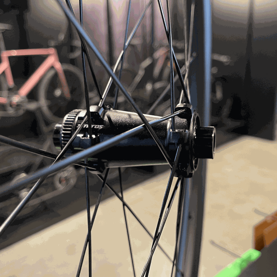 Rodas SYNCROS Capital seminova em Carbono 1.0 X40mm
