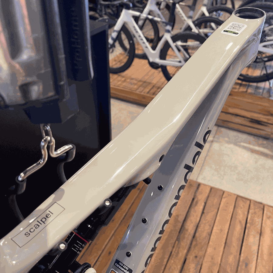 Quadro CANNONDALE Scalpel em Carbono cinza tubarão