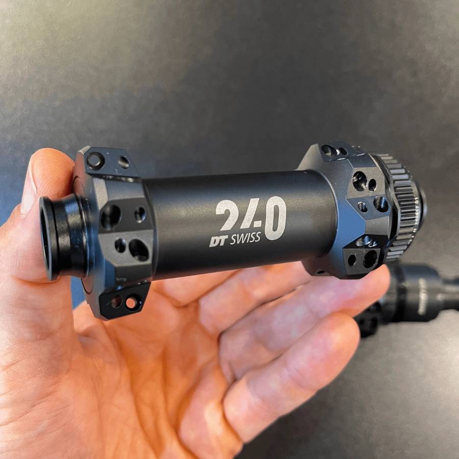 Par de cubos DT SWISS 240 boost 28F