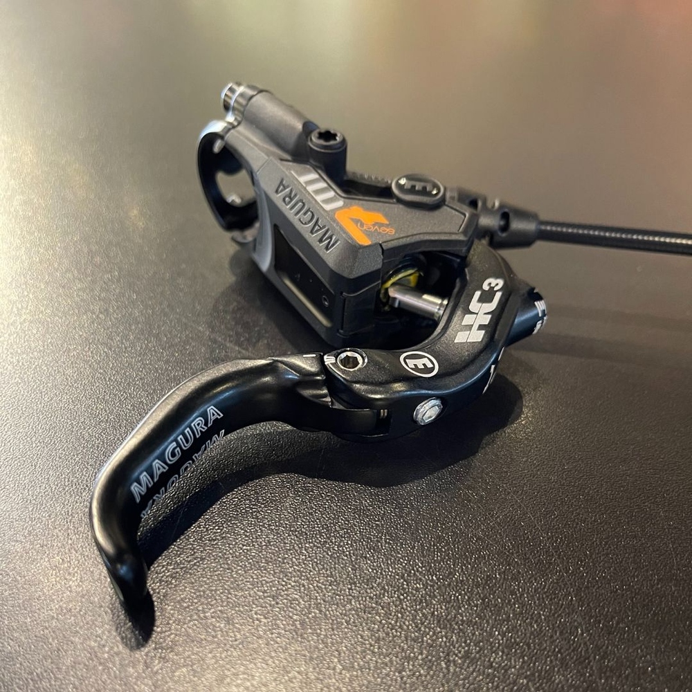 マグラ　MT7 HC3レバー　ディスク付き Amazon.co.jp: Magura MT7 HC3 ディスクブレーキとレバー - フロント