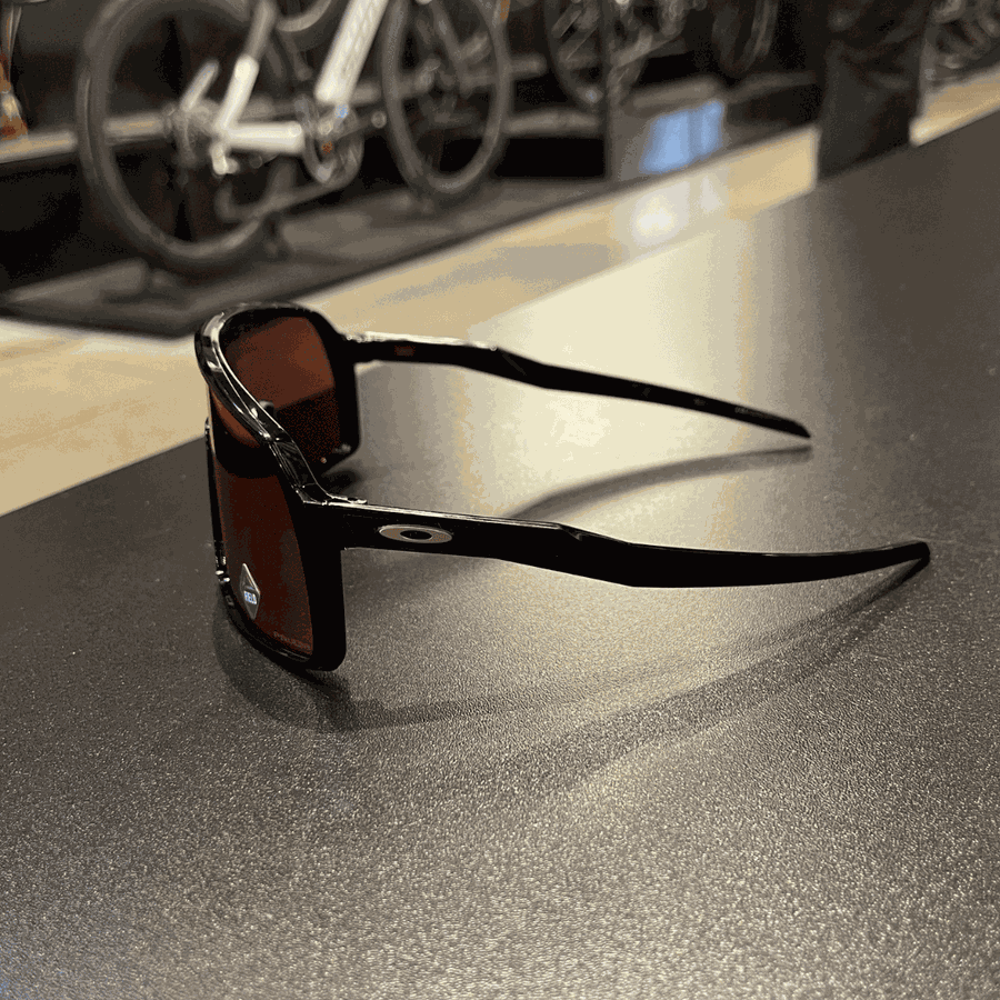 Óculos Oakley Sutra Prizm Preto e Vermelho