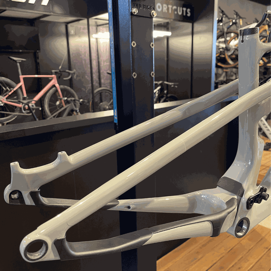 Quadro CANNONDALE Scalpel em Carbono cinza tubarão