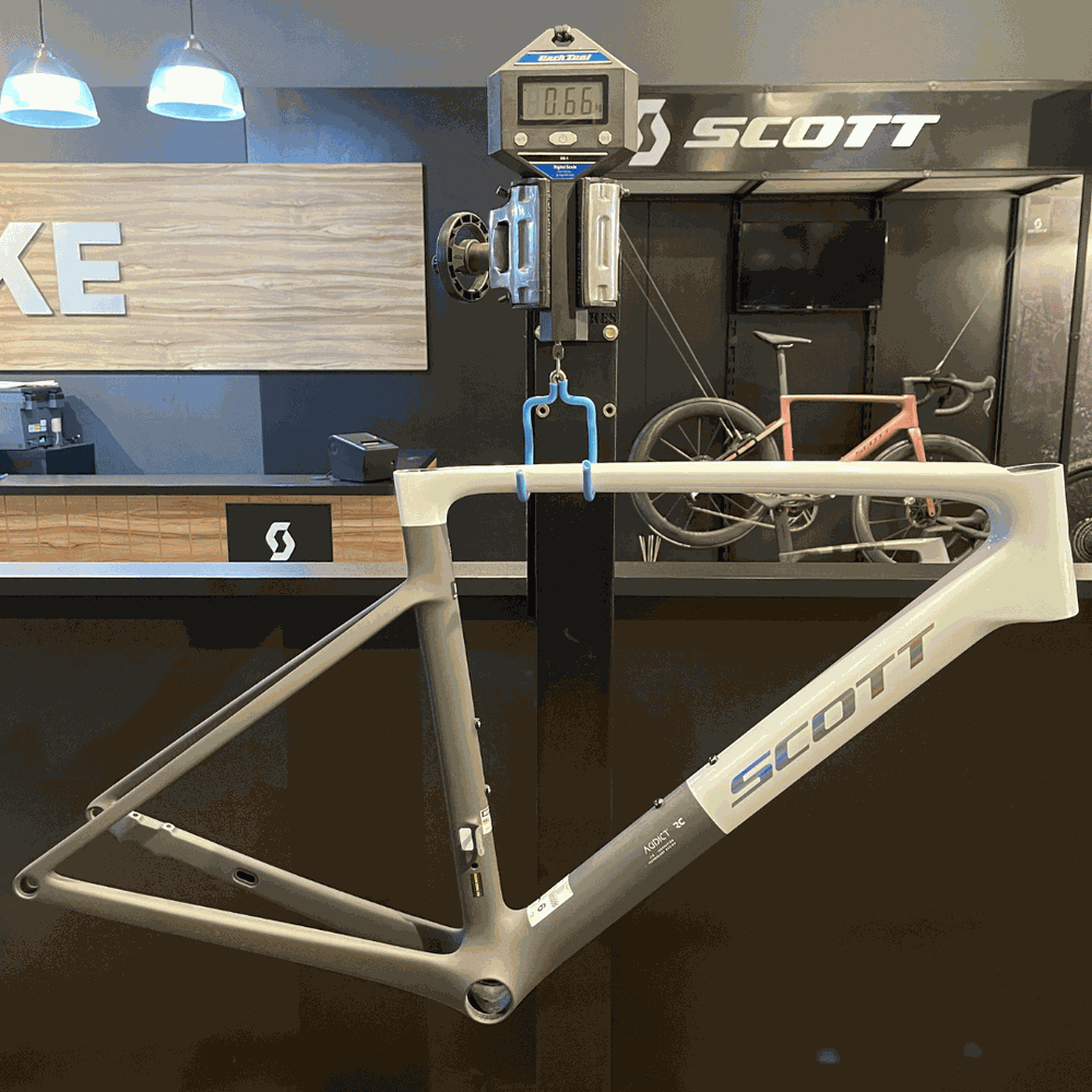 Quadro SCOTT em Carbono ADDICT RC HMX branco e preto