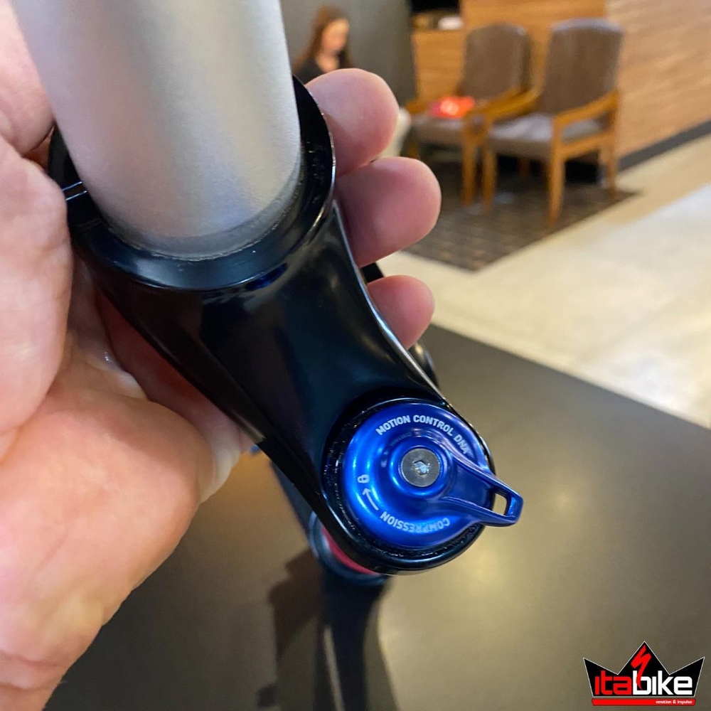 Garfo de Suspensão RockShox Original Reba RL 120mm Preta