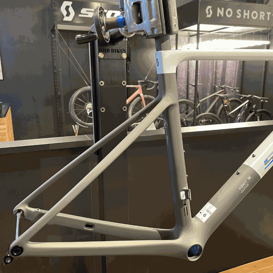 Quadro SCOTT em Carbono ADDICT RC HMX branco e preto