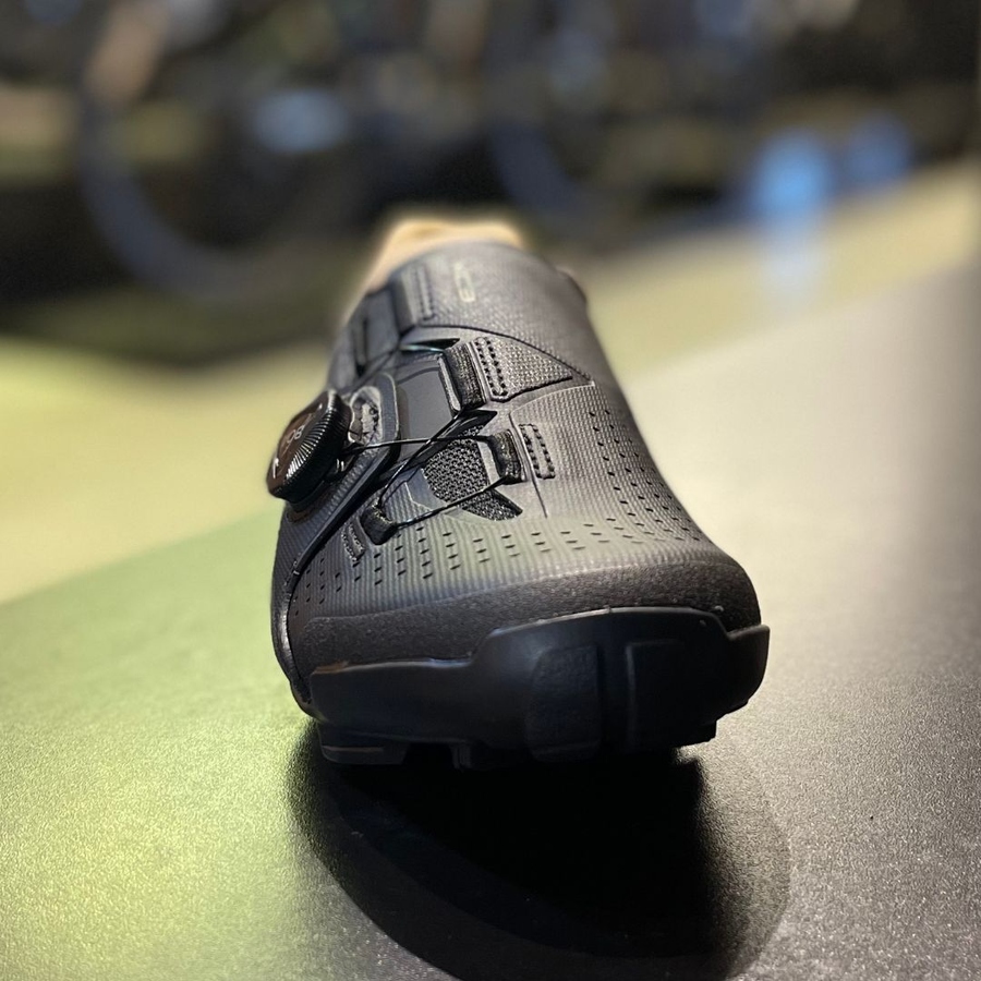 Sapatilha Shimano SH-XC300 MTB Preta e Bege