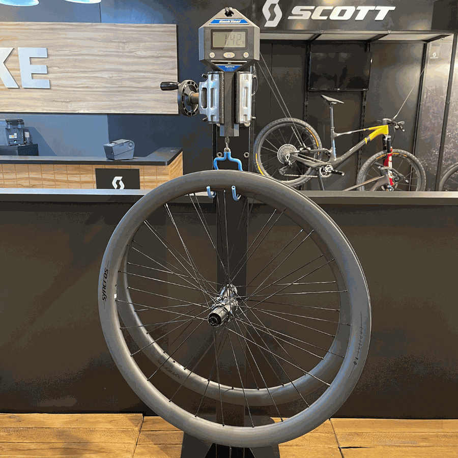 Rodas SYNCROS Capital seminova em Carbono 1.0 40mm