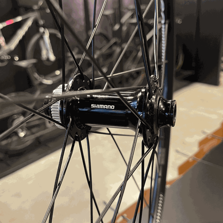 Rodas DT SWISS R460 em Alumínio com cubos SHIMANO
