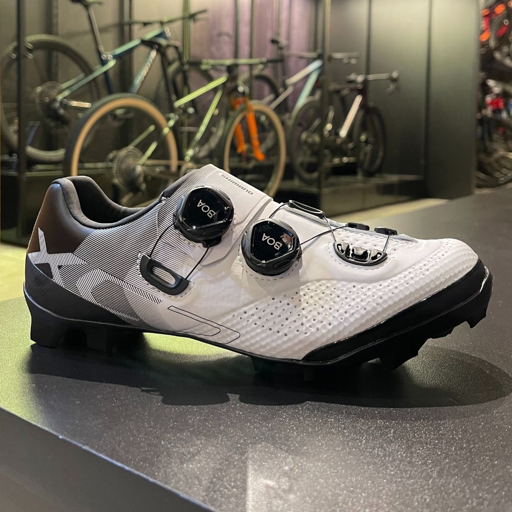 Shimano XC702シューズ ホワイト Sapatilha Shimano SH-XC702 MTB Carbon Branca