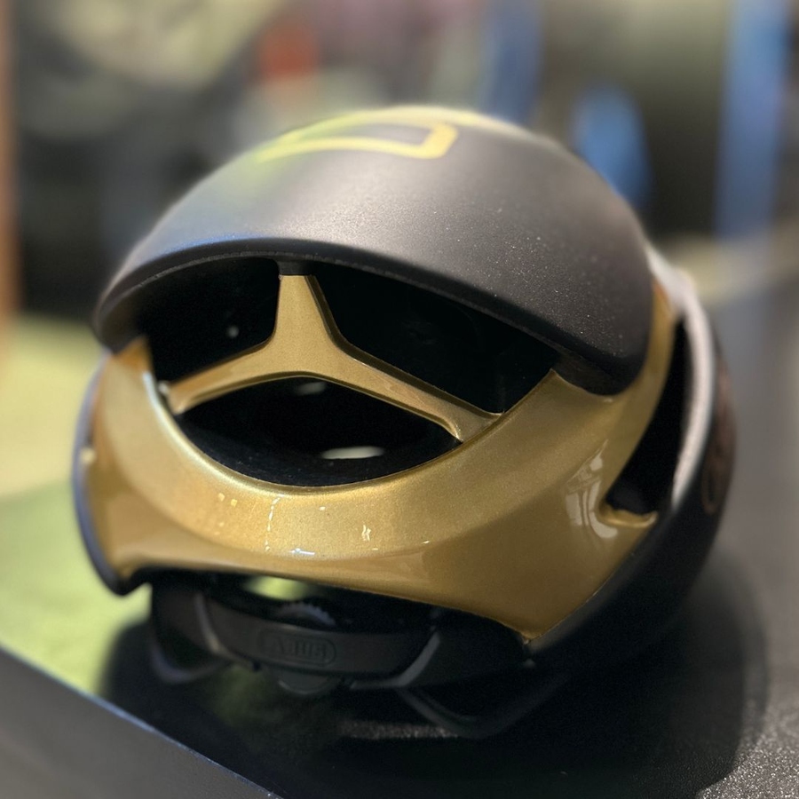 Capacete Abus GameChanger Preto e Dourado