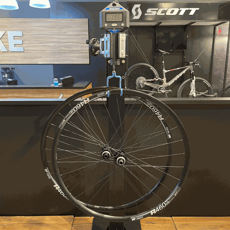 Rodas DT SWISS R460 em Alumínio com cubos SHIMANO