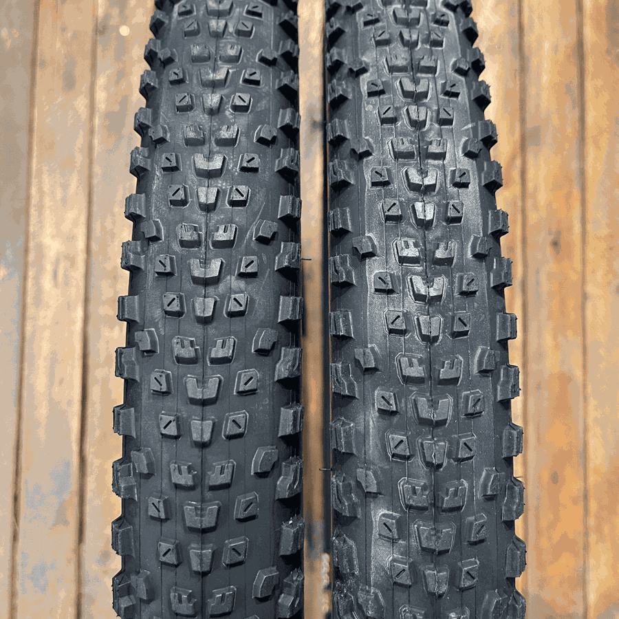 Par de Pneus MTB MAXXIS REKON RACE 2.4 Tubeless Cinza