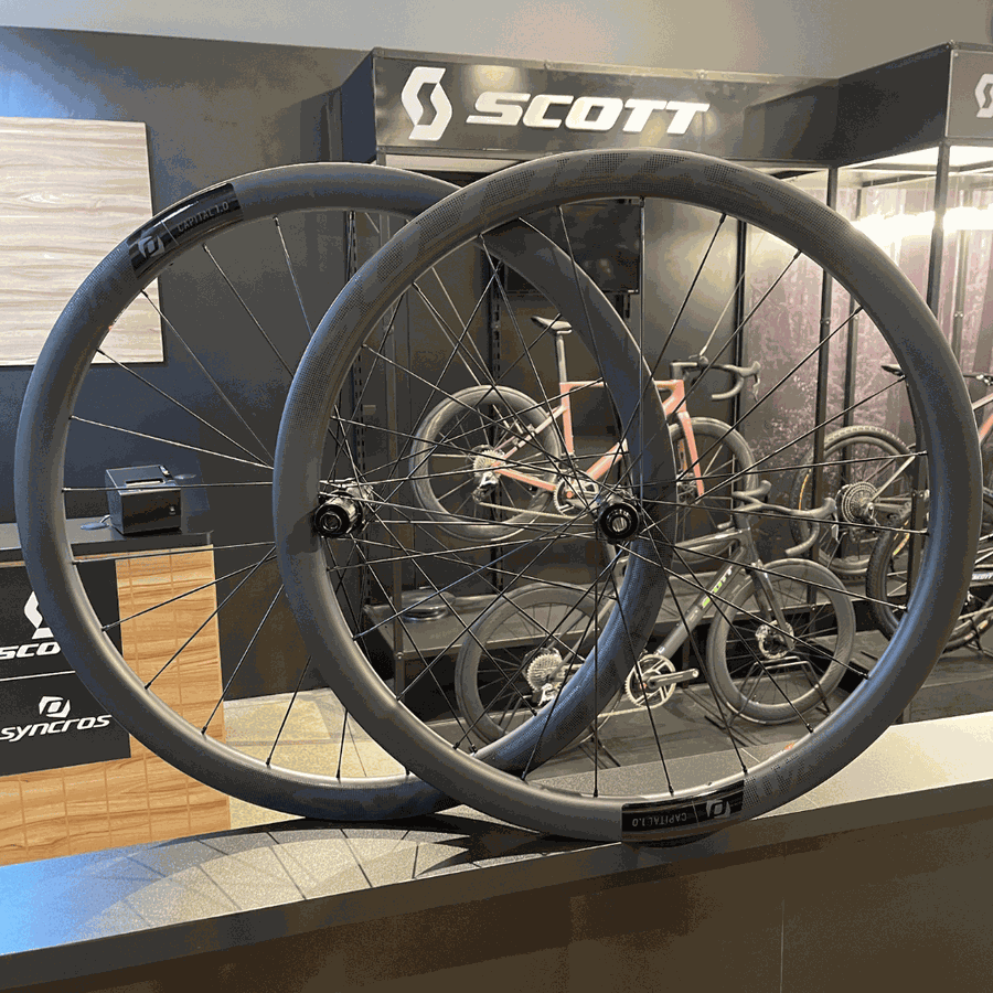 Rodas SYNCROS Capital seminova em Carbono 1.0 X40mm