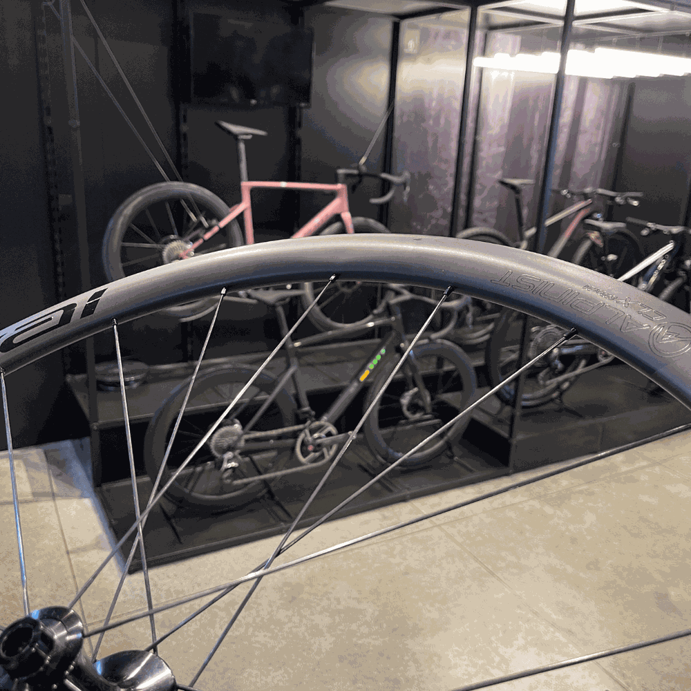 Par de Rodas ROVAL Alpinist CLX-I em carbono