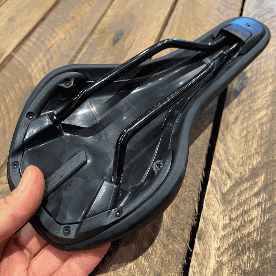 Selim SYNCROS Belcarra R 2.5 Preto