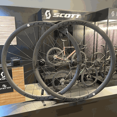 Rodas ROVAL Terra CL em carbono
