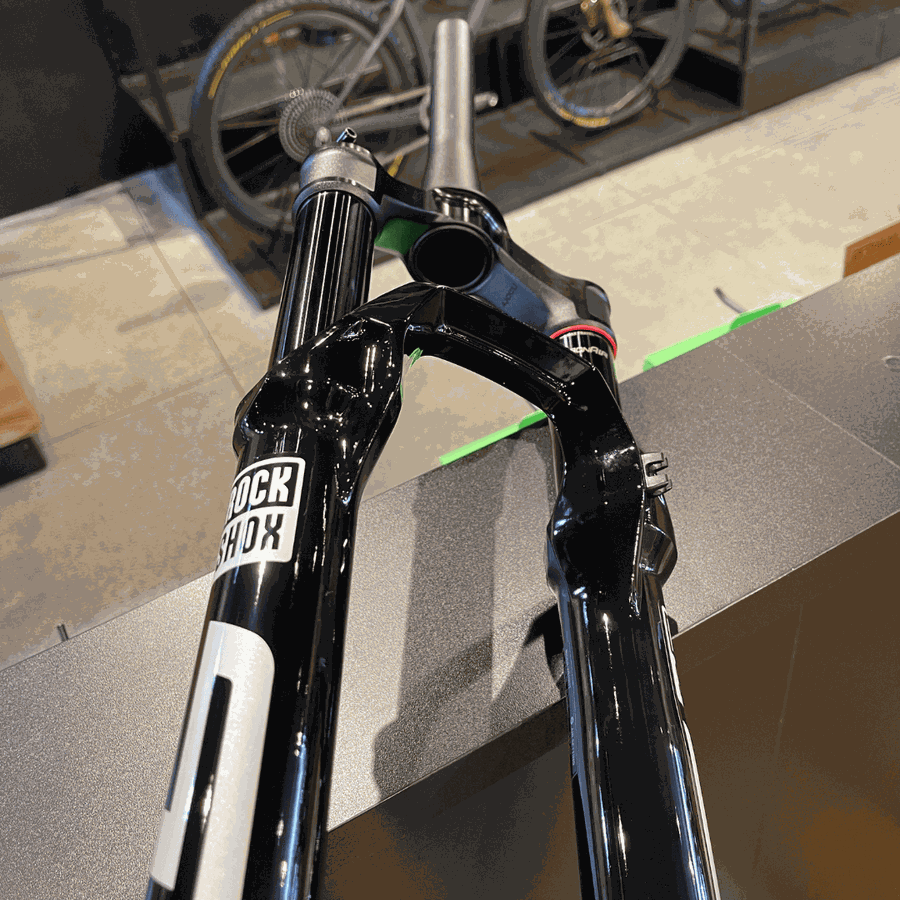 Garfo de Suspensão RockShox Sid Ultimate 120mm Preta com Trava no Guidão