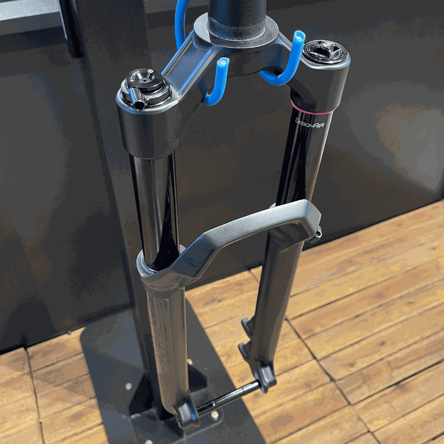 Garfo de Suspensão RockShox Pike 130mm Preta para Trava no Guidão