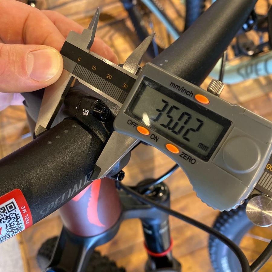 Guidão Specialized Alumínio Curva Rasa Preto