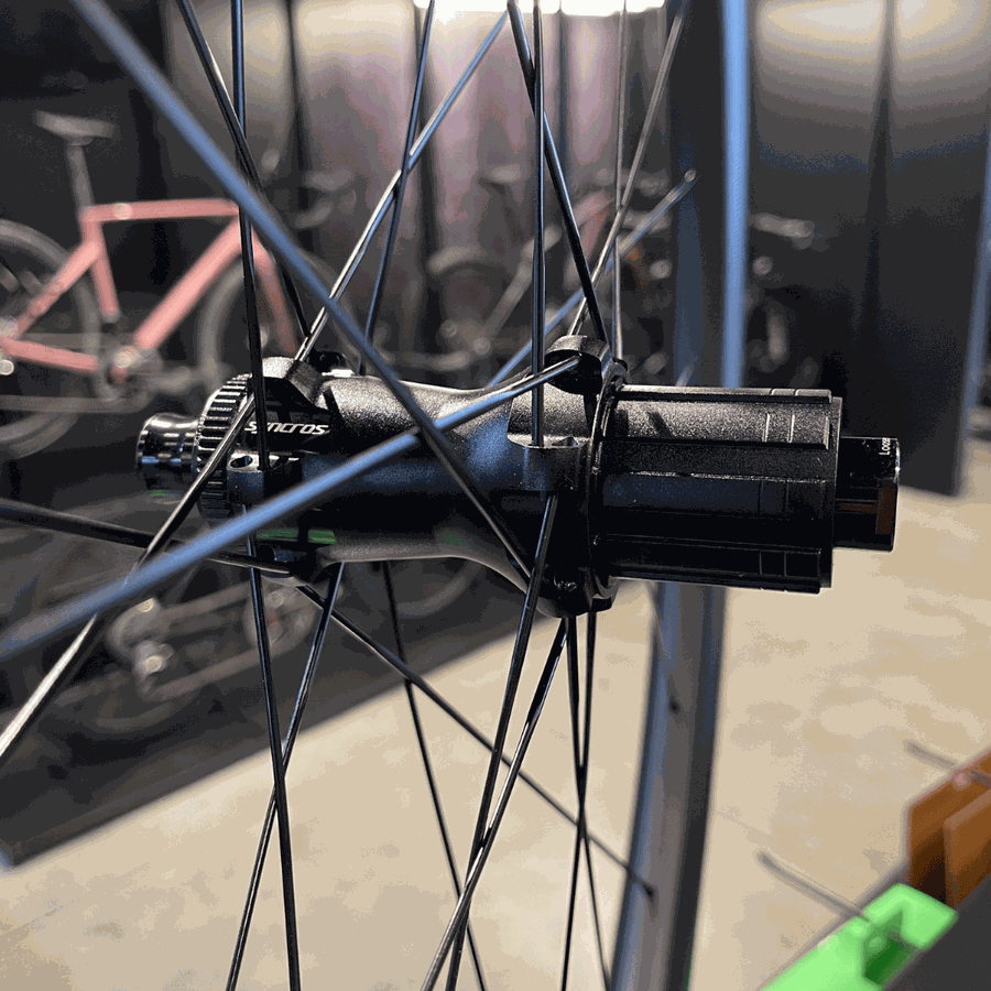 Rodas SYNCROS Capital seminova em Carbono 1.0 X40mm