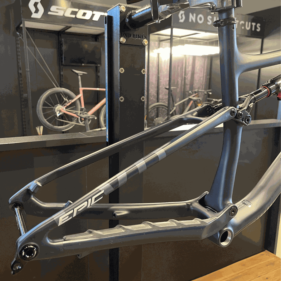 Quadro Specialized Epic Evo com Flight Attendant