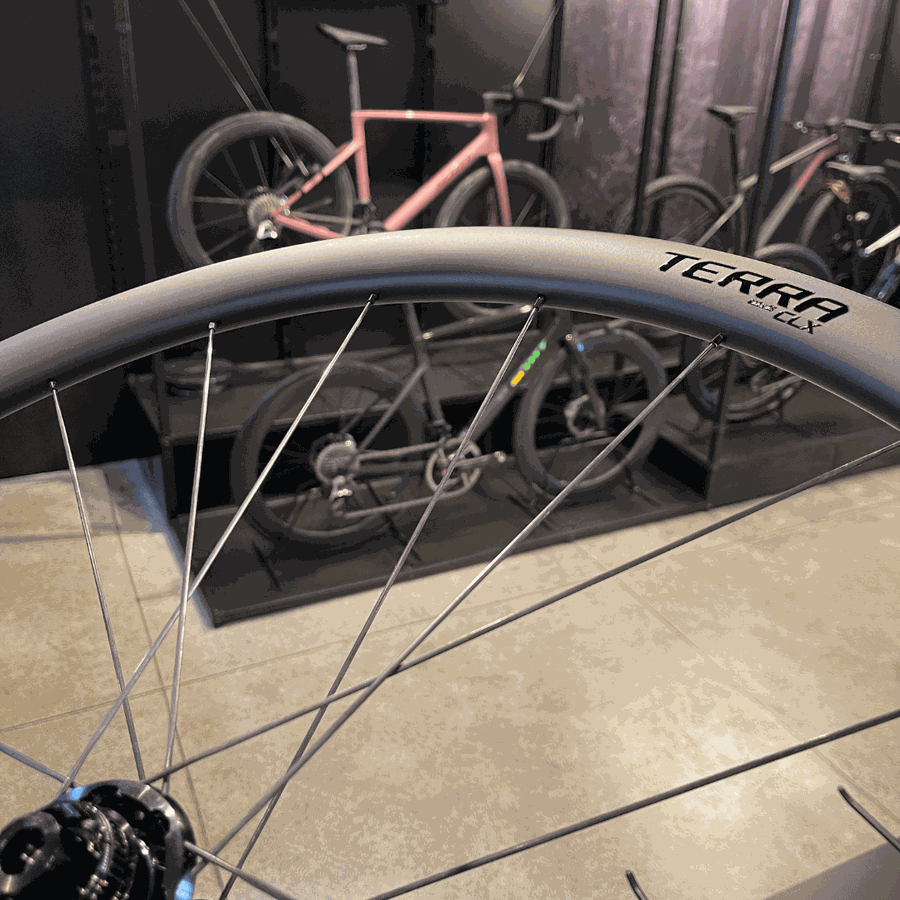 Rodas ROVAL Terra CLX em carbono