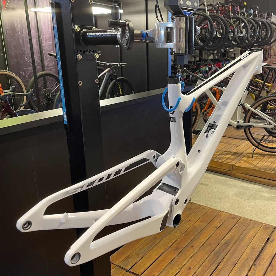 Quadro SCOTT Spark RC em Carbono branco