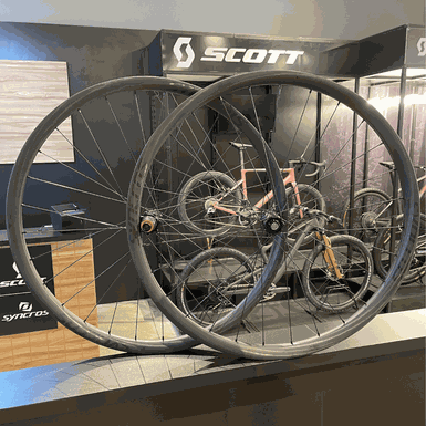 Rodas NEW SYNCROS Silverton seminova em Carbono 1.0