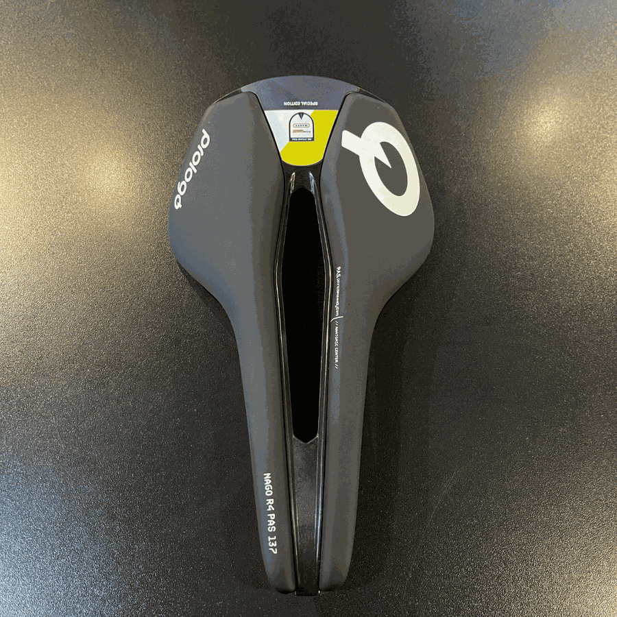 Selim Prologo Nago R4 Pas Nack em Carbono Intermarche