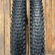 Par de Pneus MTB MAXXIS REKON RACE 2.4 Tubeless bege - 3