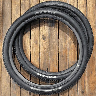 Par de Pneus MTB MAXXIS REKON RACE 2.4 Tubeless Cinza
