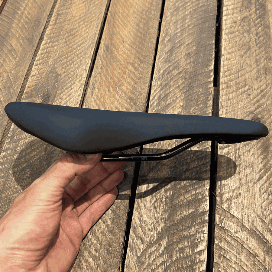 Selim SYNCROS Belcarra R 2.5 Preto