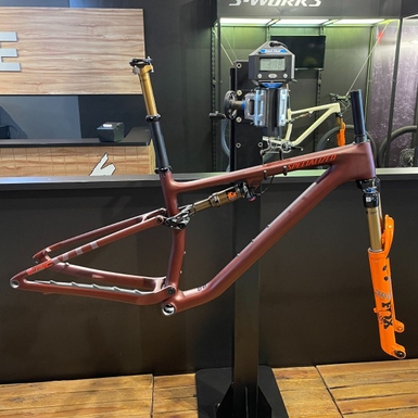 Quadro Specialized Epic Evo com Kashima Vermelho Queimado