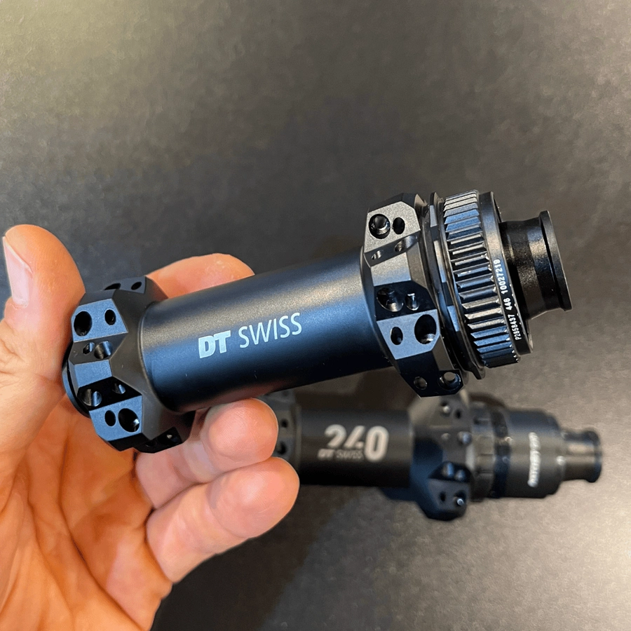 Par de cubos DT SWISS 240 boost 28F