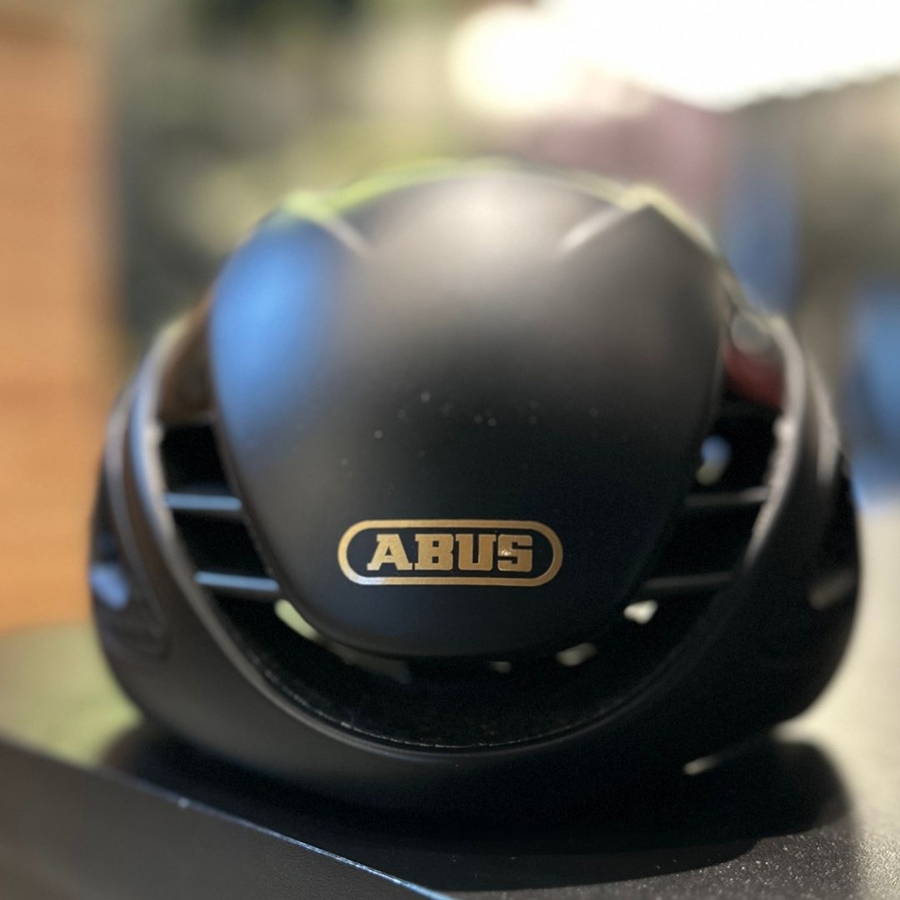 Capacete Abus GameChanger Preto e Dourado